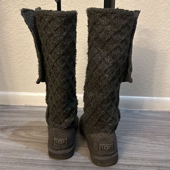 UGG BOOTS SIZE 7 - Picture 5 of 8